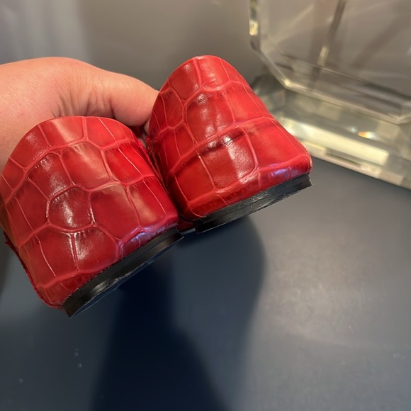 Vince Camuto red croco leather loafer with gunmetal chain on vamp. - Picture 12 of 13